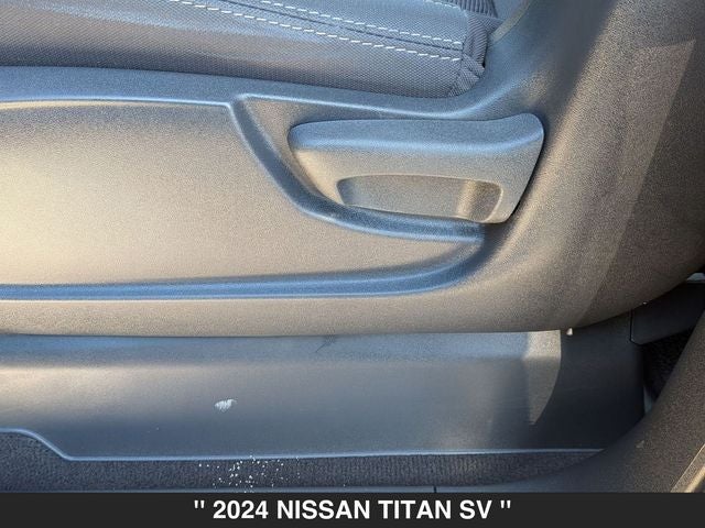 2024 Nissan Titan SV