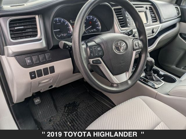 2019 Toyota Highlander LE
