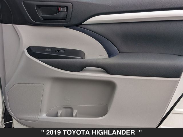 2019 Toyota Highlander LE