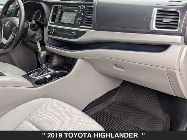 2019 Toyota Highlander LE