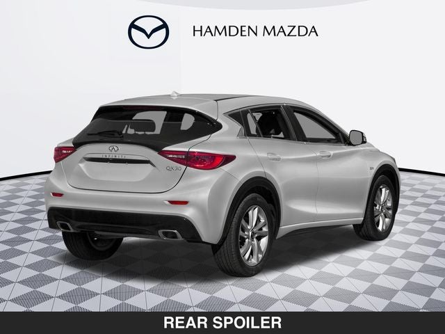 2017 INFINITI QX30 Premium