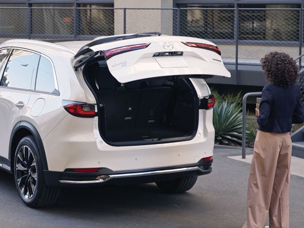 Hamden Mazda in Hamden CT